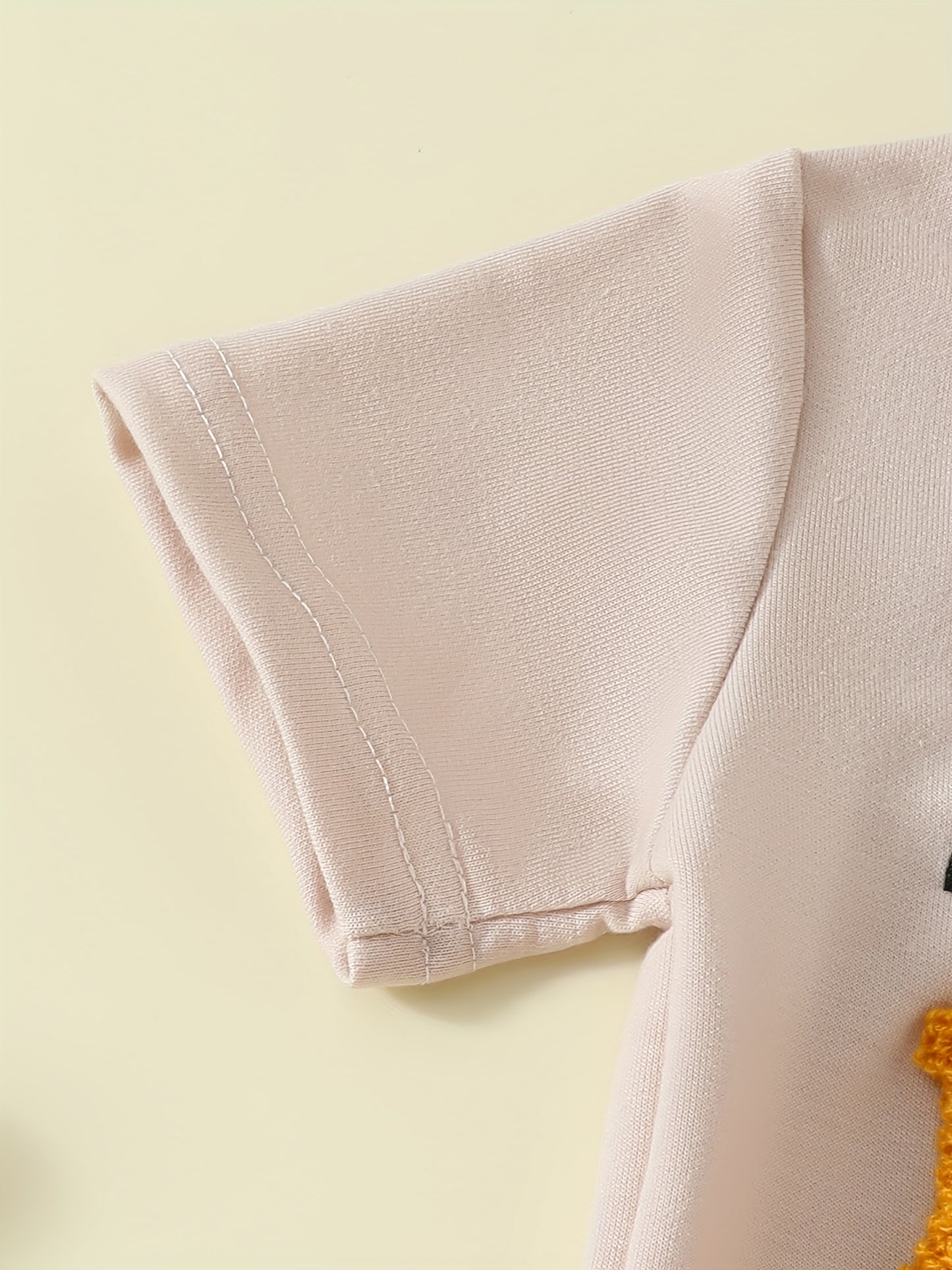 2 Piece Embroidered Pattern Set