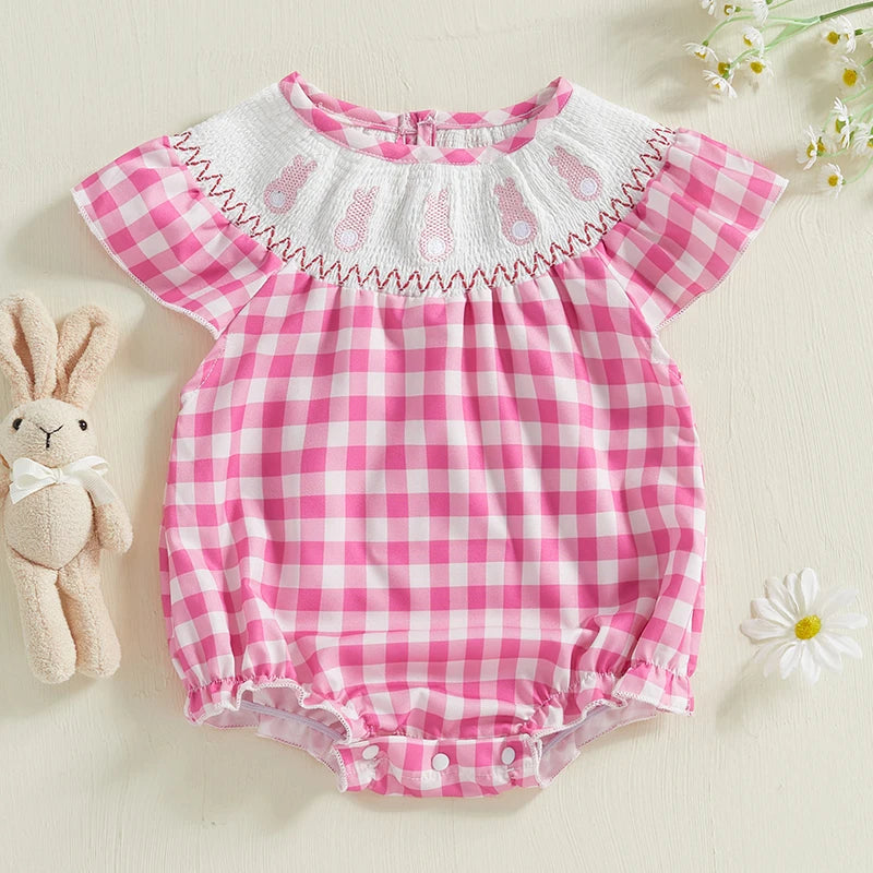 Barboteuse d'été brodée à manches volantées 