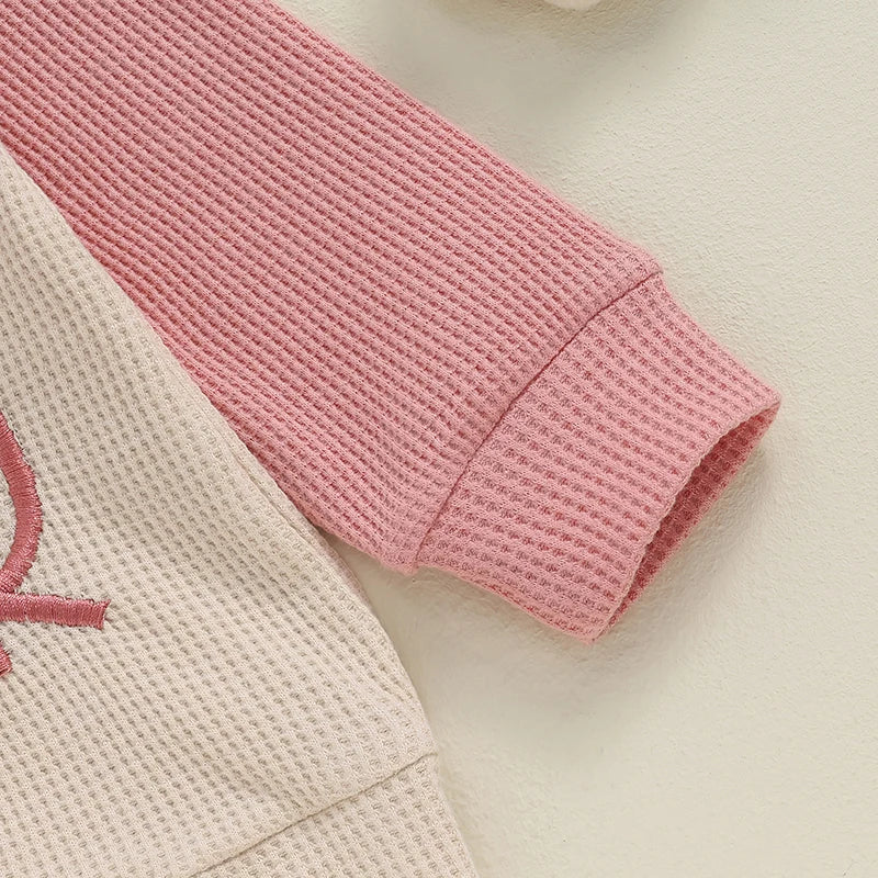 2024-05-06 Lioraitiin 1-5Y Pull-over pour tout-petits Sweat-shirt décontracté avec lettres brodées Col rond Manches longues contrastantes Hauts gaufrés