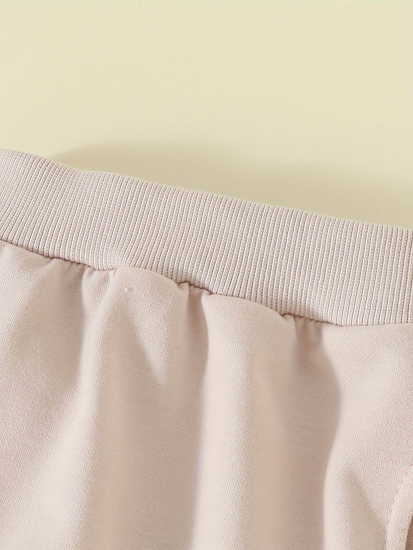 2 Piece Embroidered Pattern Set